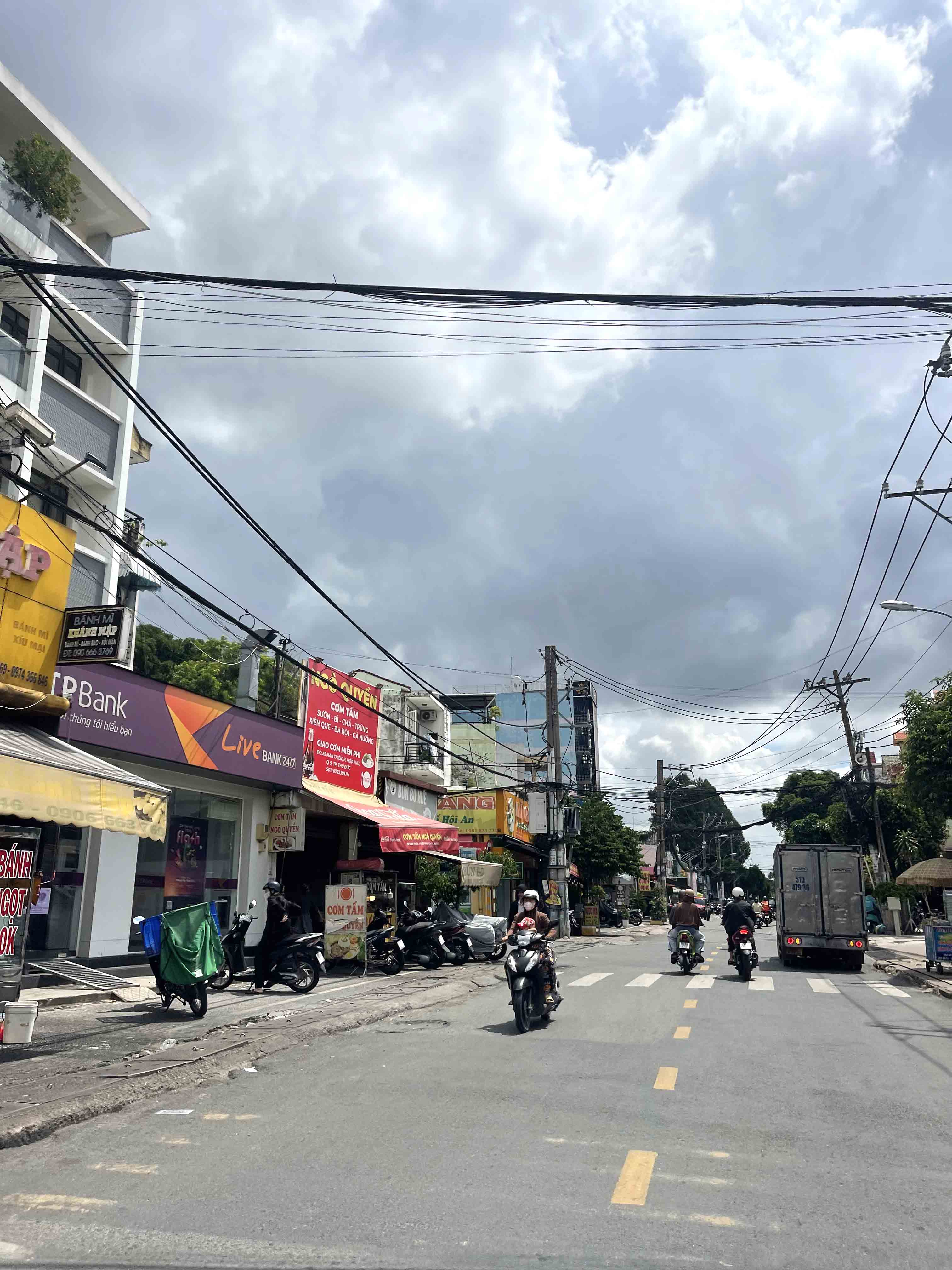 Bán Mặt Tiền Kinh Doanh Sầm Uất Ngay Chợ Đêm Man Thiện – 65m² – cho thuê 30Tr/Tháng chỉ 12 tỷ - Ảnh 1